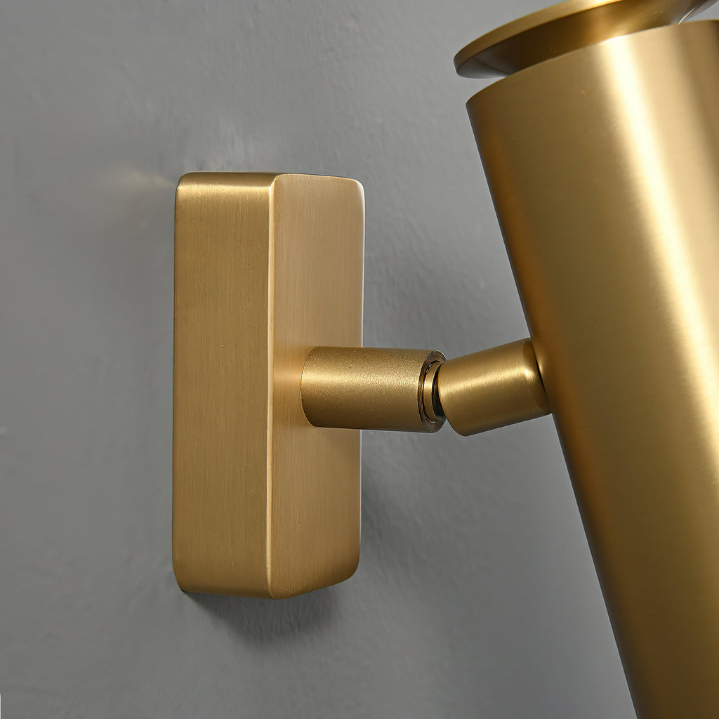 Champeaux Wall Lamp
